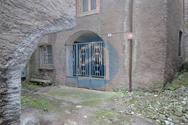 casa indipendente in vendita ad Angolo Terme in zona Mazzunno
