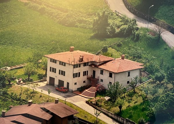 casa indipendente in vendita ad Angolo Terme