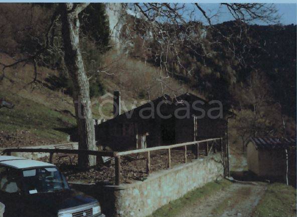 casa indipendente in vendita ad Angolo Terme