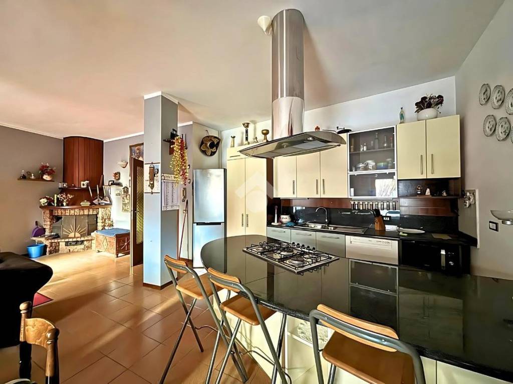 casa indipendente in vendita ad Angolo Terme