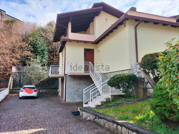 casa indipendente in vendita ad Angolo Terme