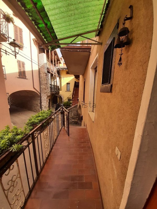 esavano in vendita ad Angolo Terme