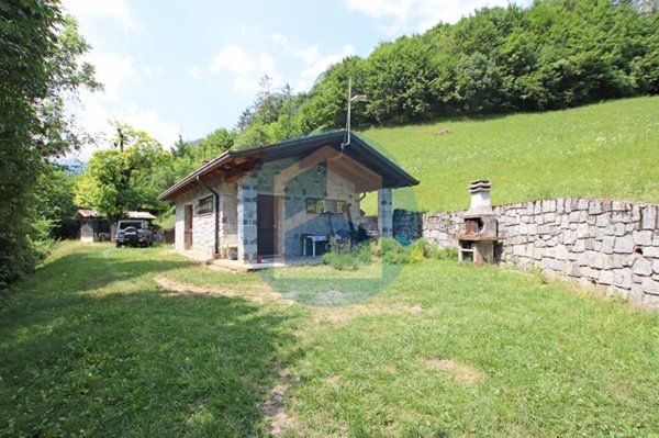 appartamento in vendita ad Angolo Terme in zona Mazzunno