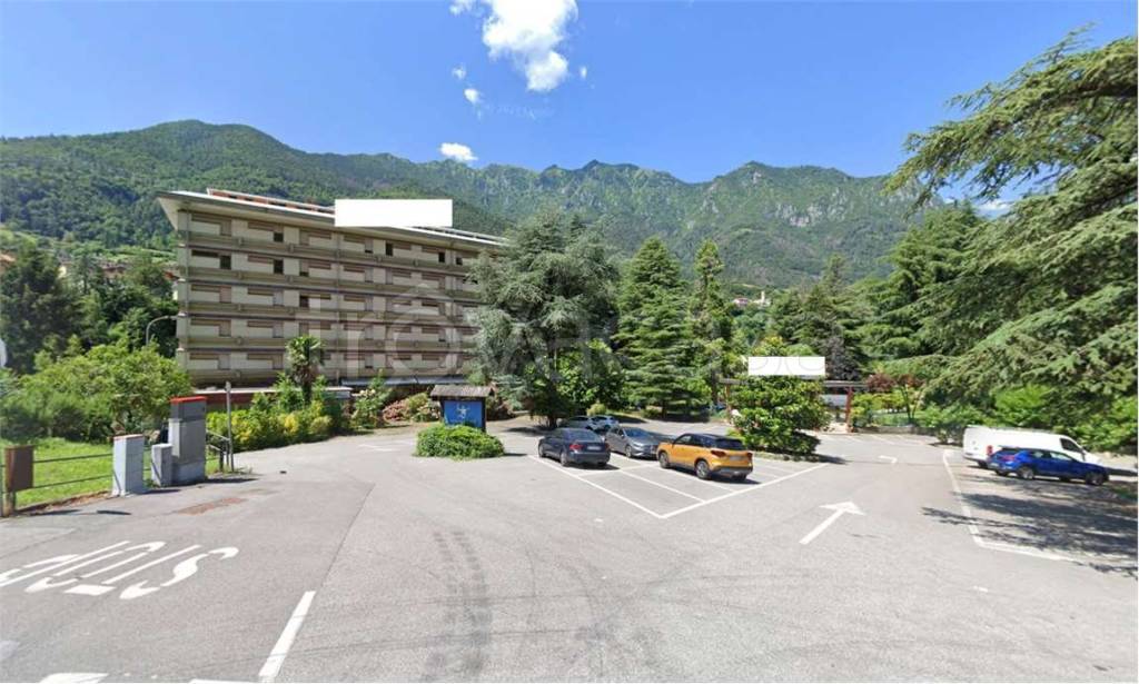 negozio in vendita ad Angolo Terme