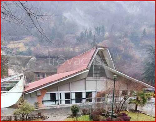 negozio in vendita ad Angolo Terme