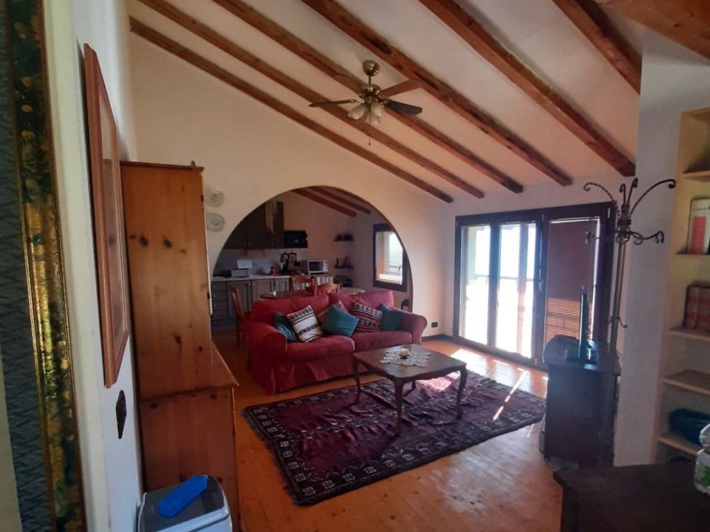 appartamento in vendita ad Angolo Terme in zona Anfurro