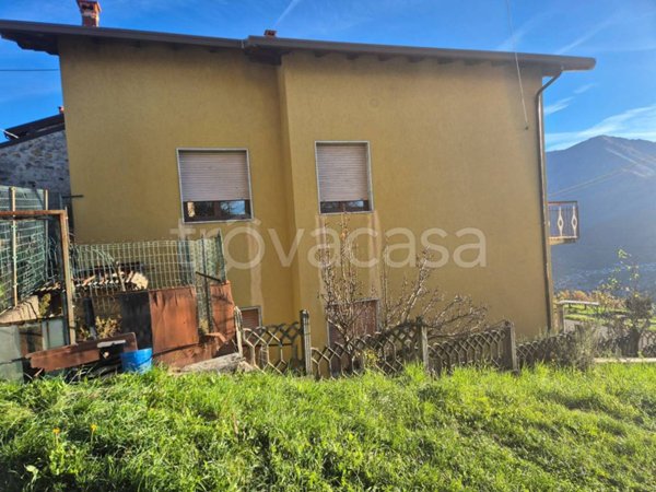 casa indipendente in vendita ad Angolo Terme in zona Anfurro