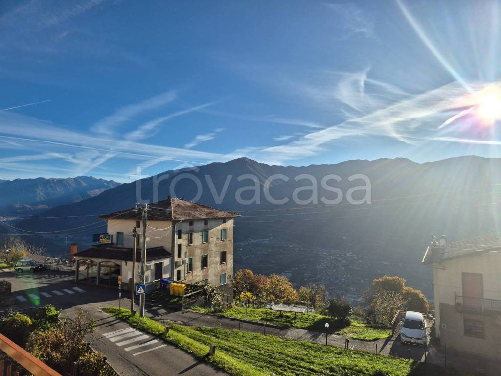 casa indipendente in vendita ad Angolo Terme in zona Anfurro