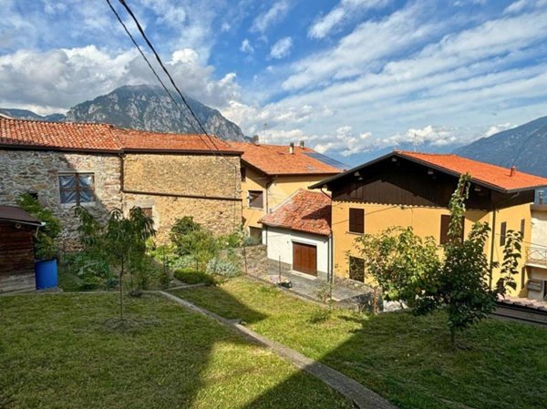 casa indipendente in vendita ad Angolo Terme in zona Anfurro