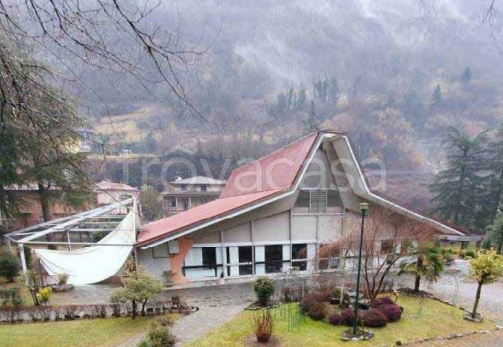 negozio in vendita ad Angolo Terme