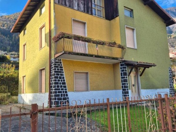 casa indipendente in vendita ad Angolo Terme
