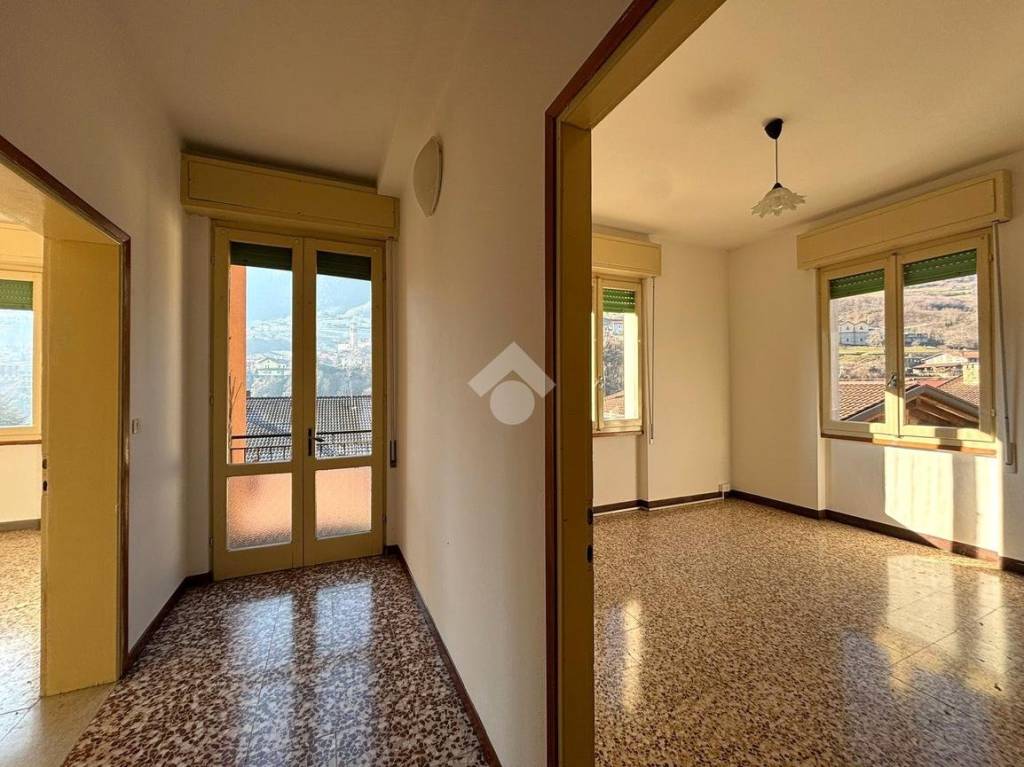 appartamento in vendita ad Angolo Terme in zona Mazzunno