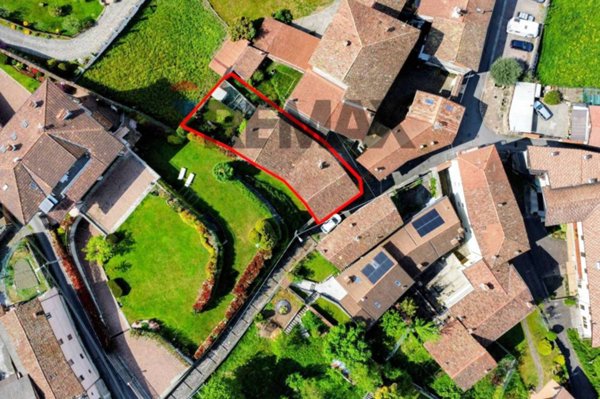 casa indipendente in vendita ad Angolo Terme