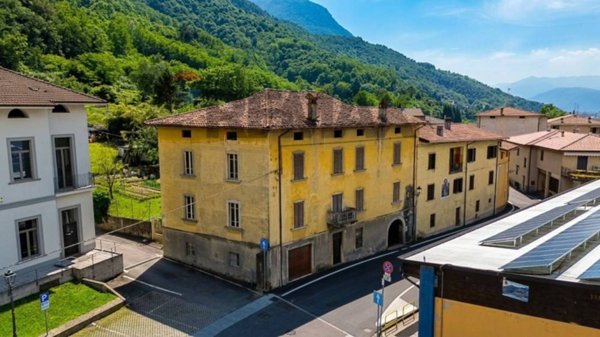 casa indipendente in vendita ad Angolo Terme