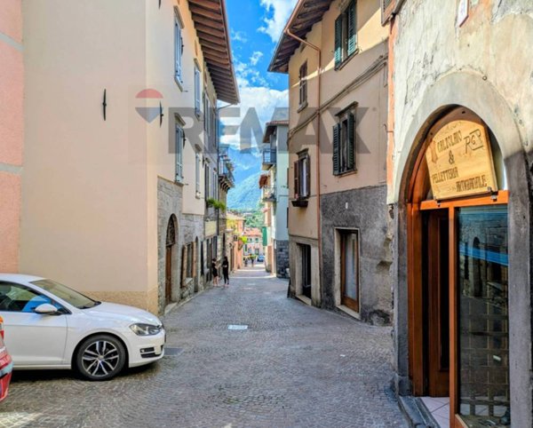 casa indipendente in vendita ad Angolo Terme