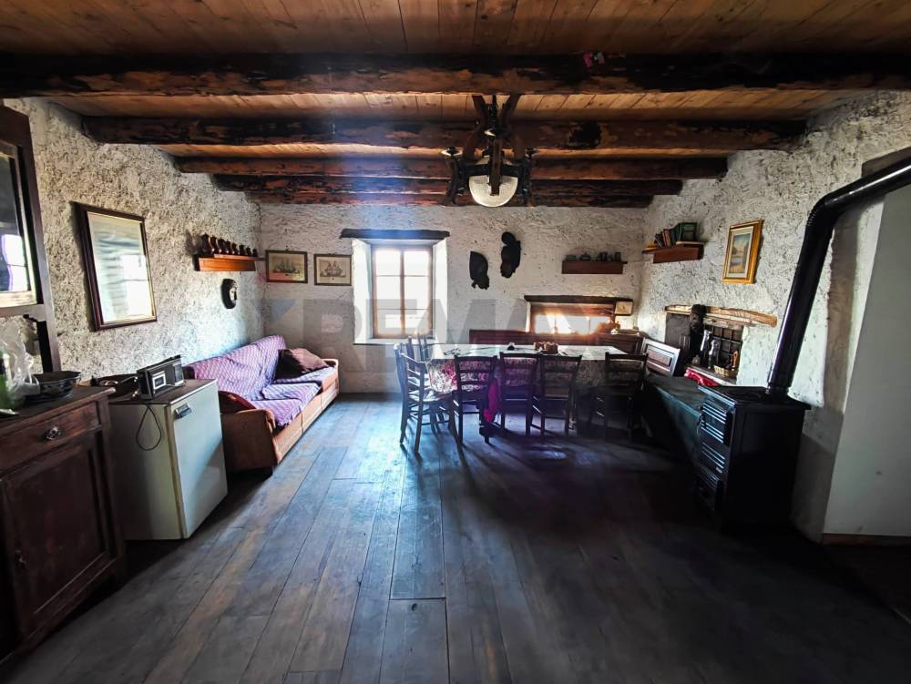 casa indipendente in vendita ad Angolo Terme