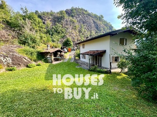 casa indipendente in vendita ad Angolo Terme in zona Anfurro