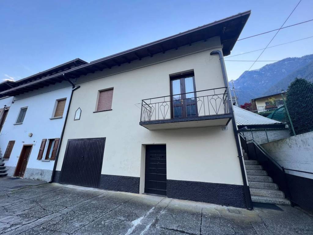 appartamento in vendita ad Angolo Terme in zona Mazzunno