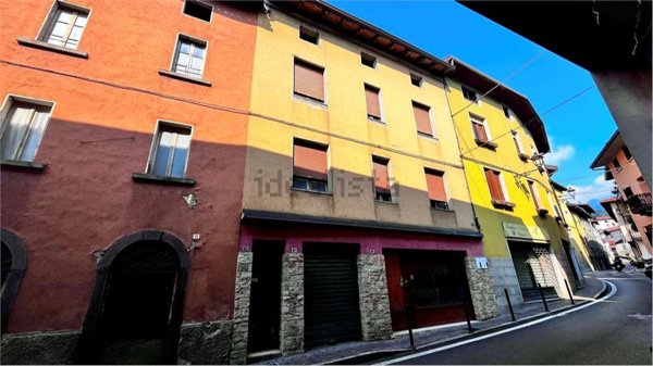 casa indipendente in vendita ad Angolo Terme in zona Mazzunno