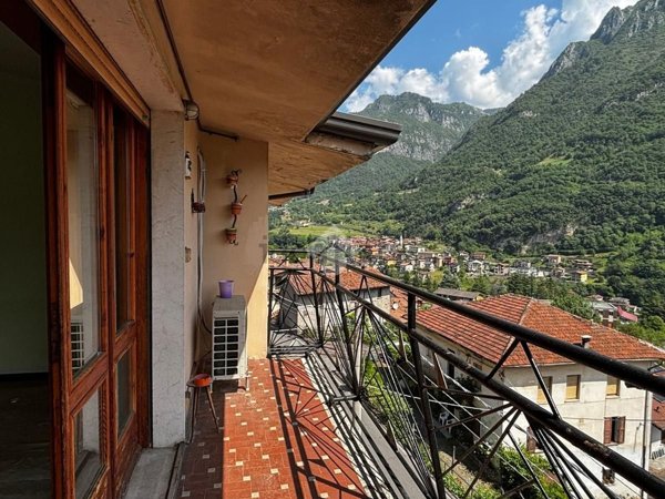 appartamento in vendita ad Angolo Terme in zona Mazzunno