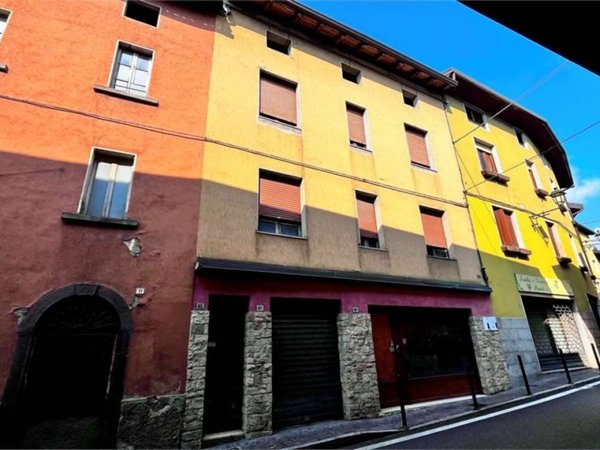 casa indipendente in vendita ad Angolo Terme in zona Mazzunno