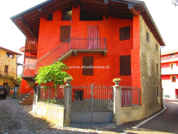casa indipendente in vendita ad Artogne in zona Montecampione