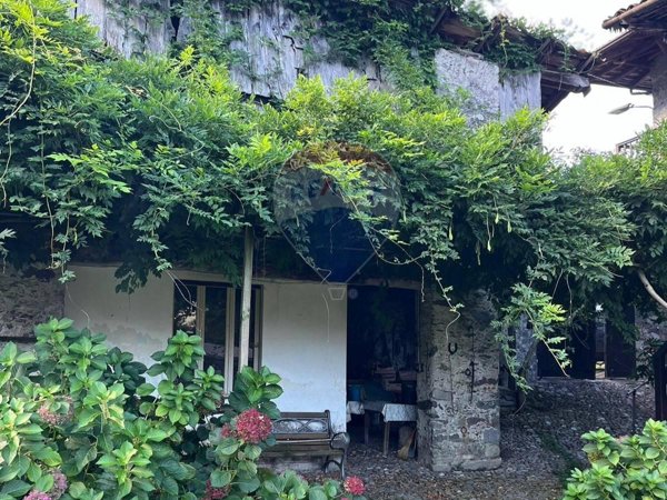 casa indipendente in vendita ad Artogne in zona Montecampione