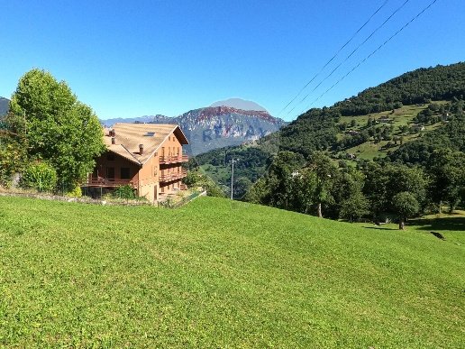appartamento in vendita ad Artogne in zona Acquebone