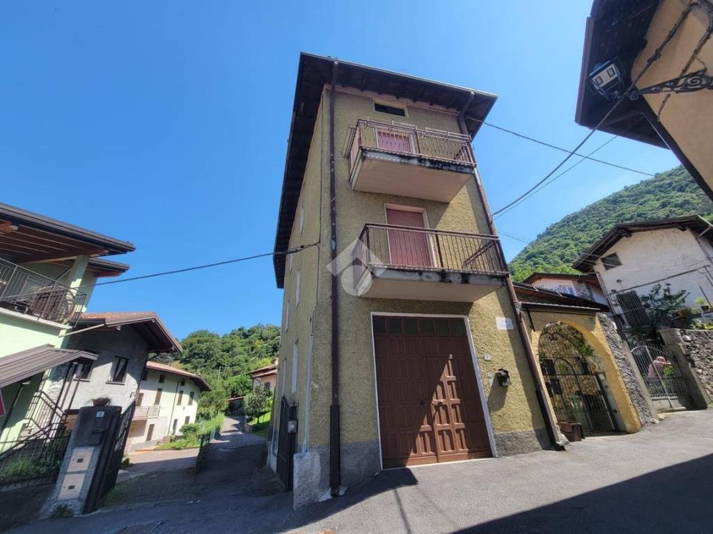 casa indipendente in vendita ad Artogne