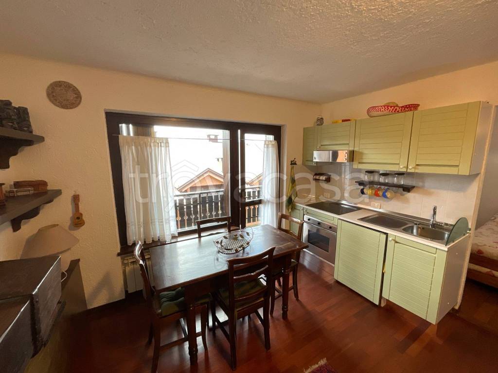 appartamento in vendita ad Artogne in zona Montecampione