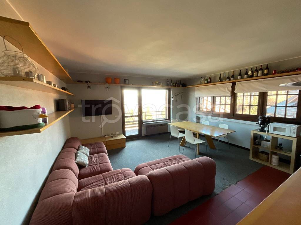 appartamento in vendita ad Artogne in zona Montecampione