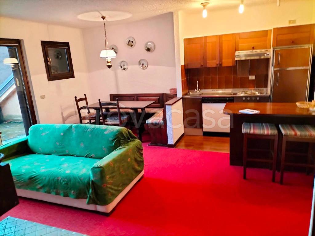 appartamento in vendita ad Artogne in zona Montecampione