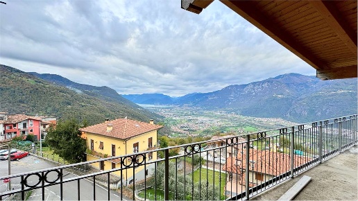 appartamento in vendita ad Artogne in zona Piazze