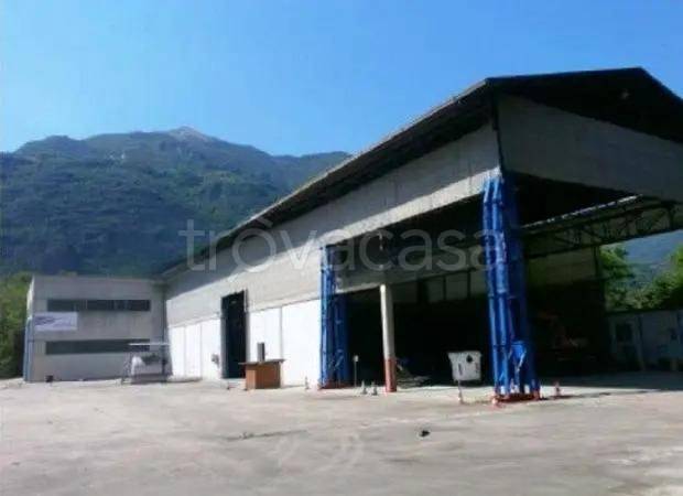 locale commerciale in vendita ad Artogne