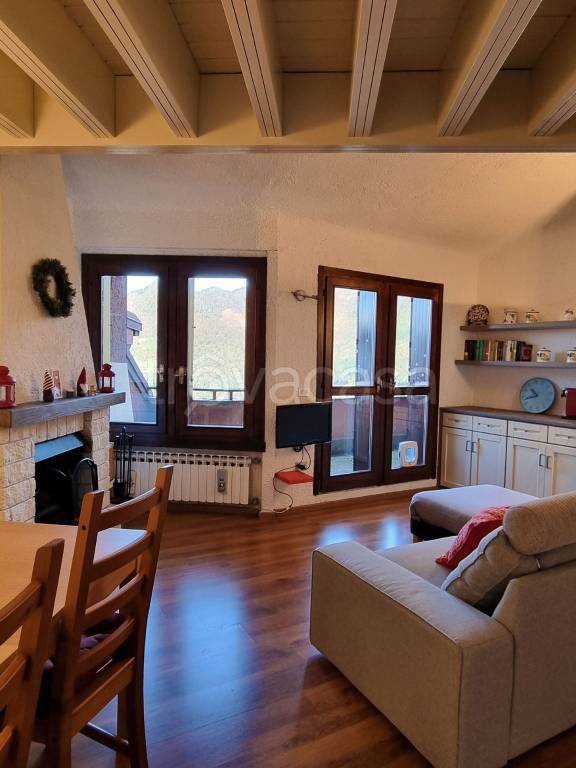appartamento in vendita ad Artogne in zona Montecampione