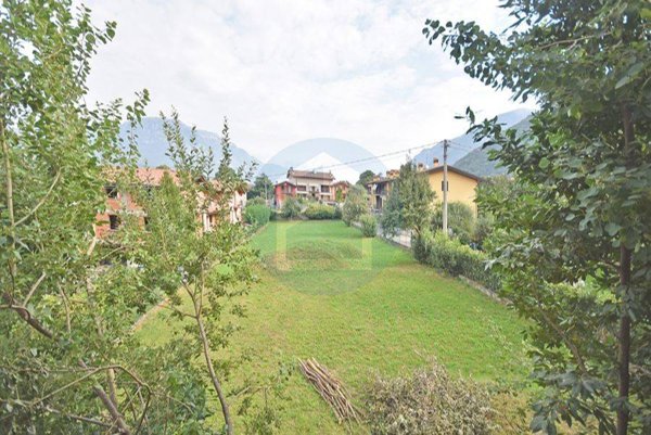 casa indipendente in vendita ad Artogne in zona Piazze
