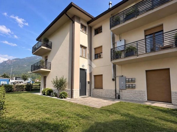 appartamento in vendita ad Artogne in zona Piazze