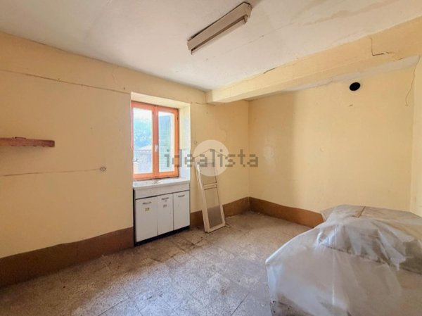 casale in vendita ad Artogne in zona Piazze