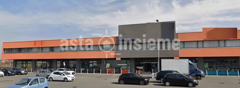 locale commerciale in vendita a Caselle Torinese