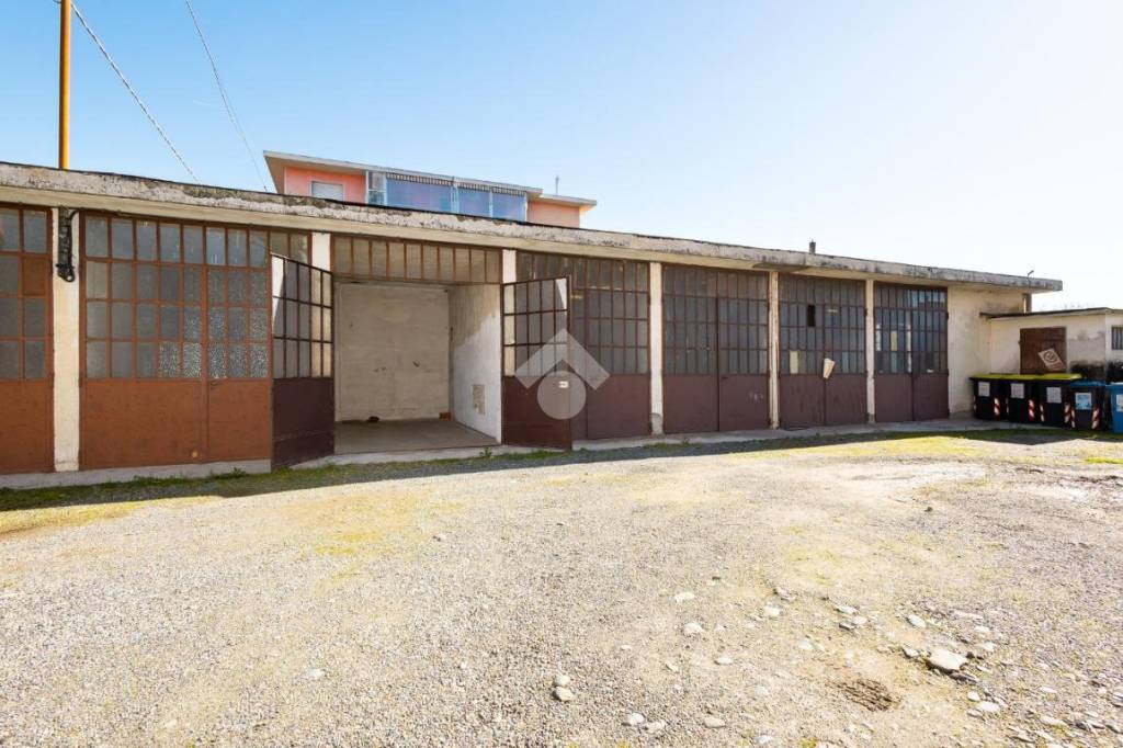 locale di sgombero in vendita a Caselle Torinese