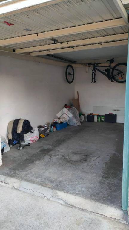 locale di sgombero in vendita a Caselle Torinese