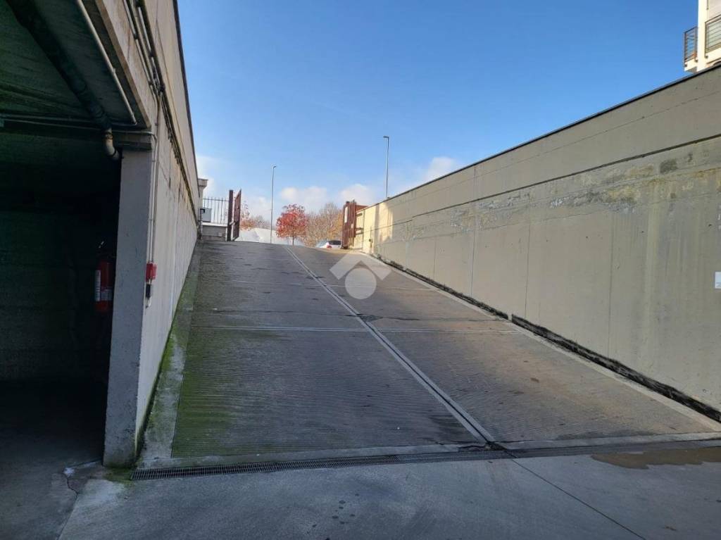 locale di sgombero in vendita a Caselle Torinese