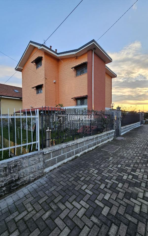 casa indipendente in vendita a Caselle Torinese