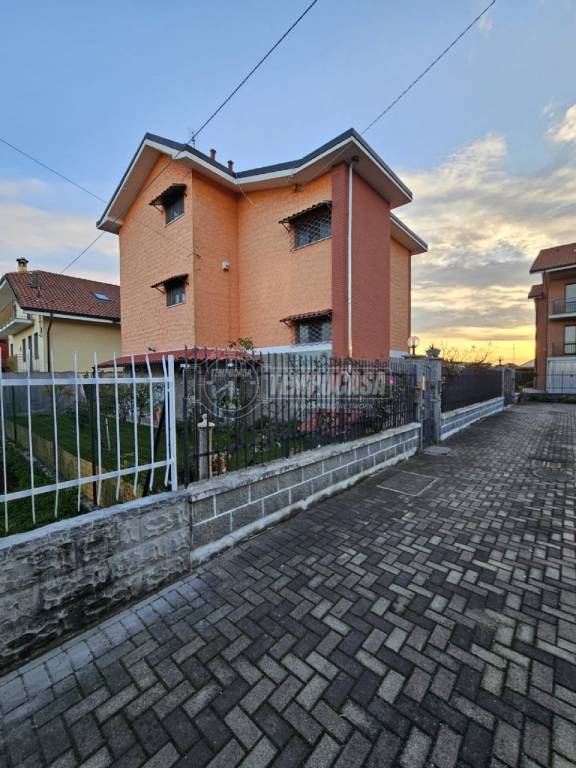 casa indipendente in vendita a Caselle Torinese