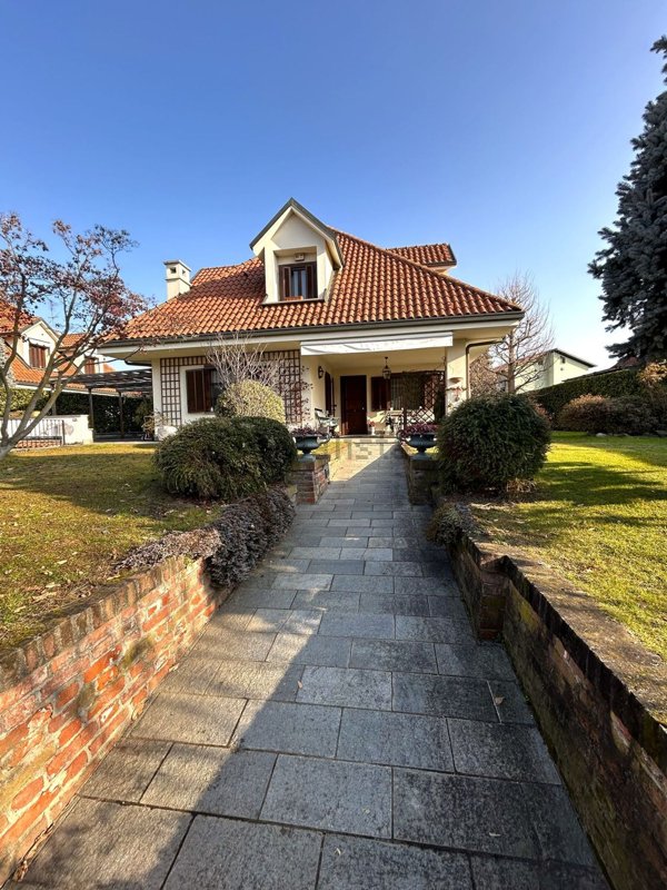 casa indipendente in vendita a Caselle Torinese