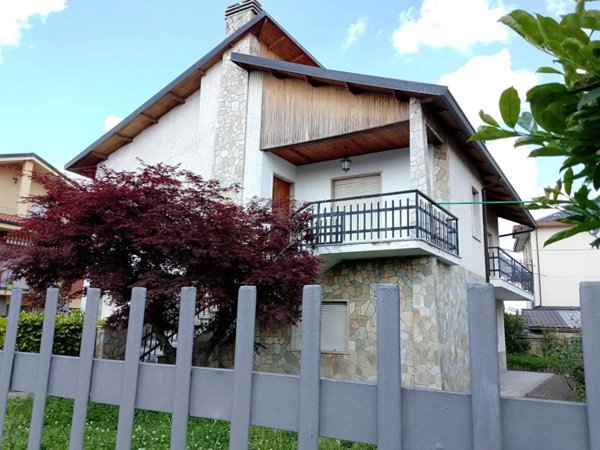 casa indipendente in vendita a Caselle Torinese