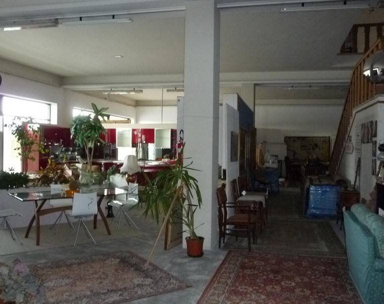 locale di sgombero in vendita a Caselle Torinese