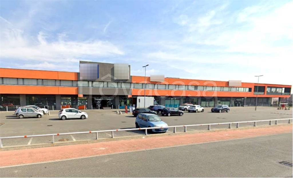negozio in vendita a Caselle Torinese