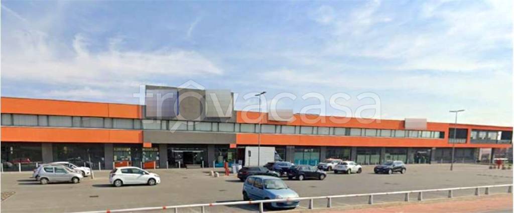 locale commerciale in vendita a Caselle Torinese