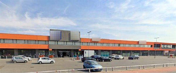 locale commerciale in vendita a Caselle Torinese